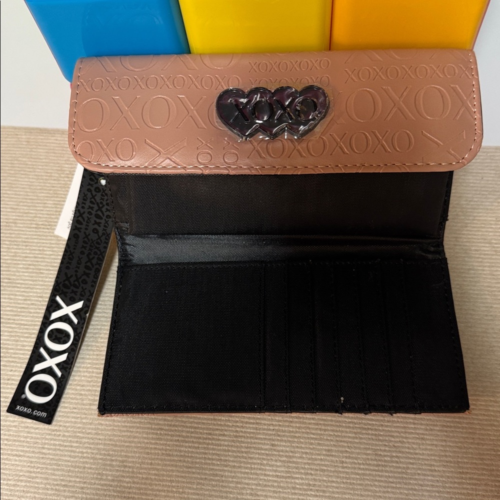 XOXO Embossed Wallet Blush Pink Hearts Zip Around Accordion Clutch Brand New - Picture 5 of 13